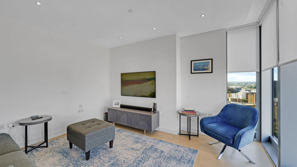London, London, E14 9FR - View 6