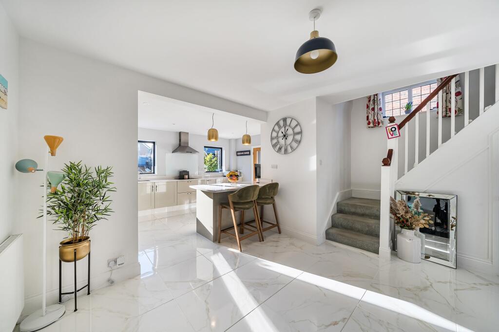 House in Horsham, Storrington and Sullington - More