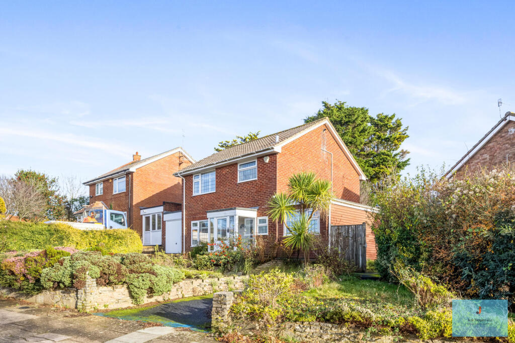 3-bed detached on King George VI Drive, Hove, £600,000