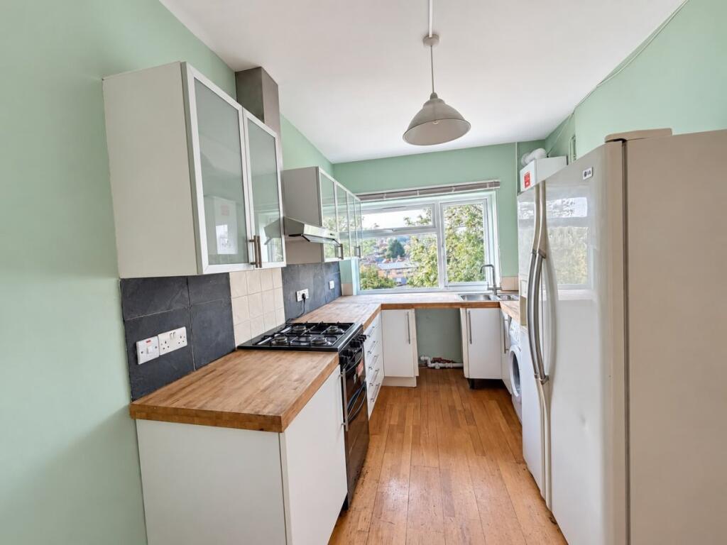 Apartment in High Wycombe, Castlefield - View 4