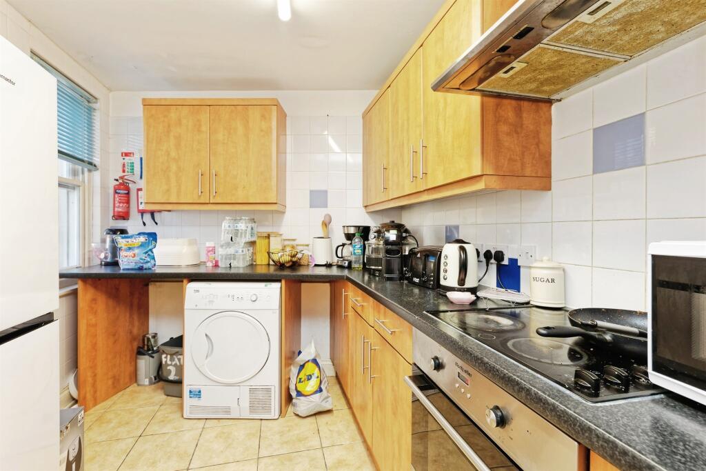 Apartment in Canterbury, Kent - View 5