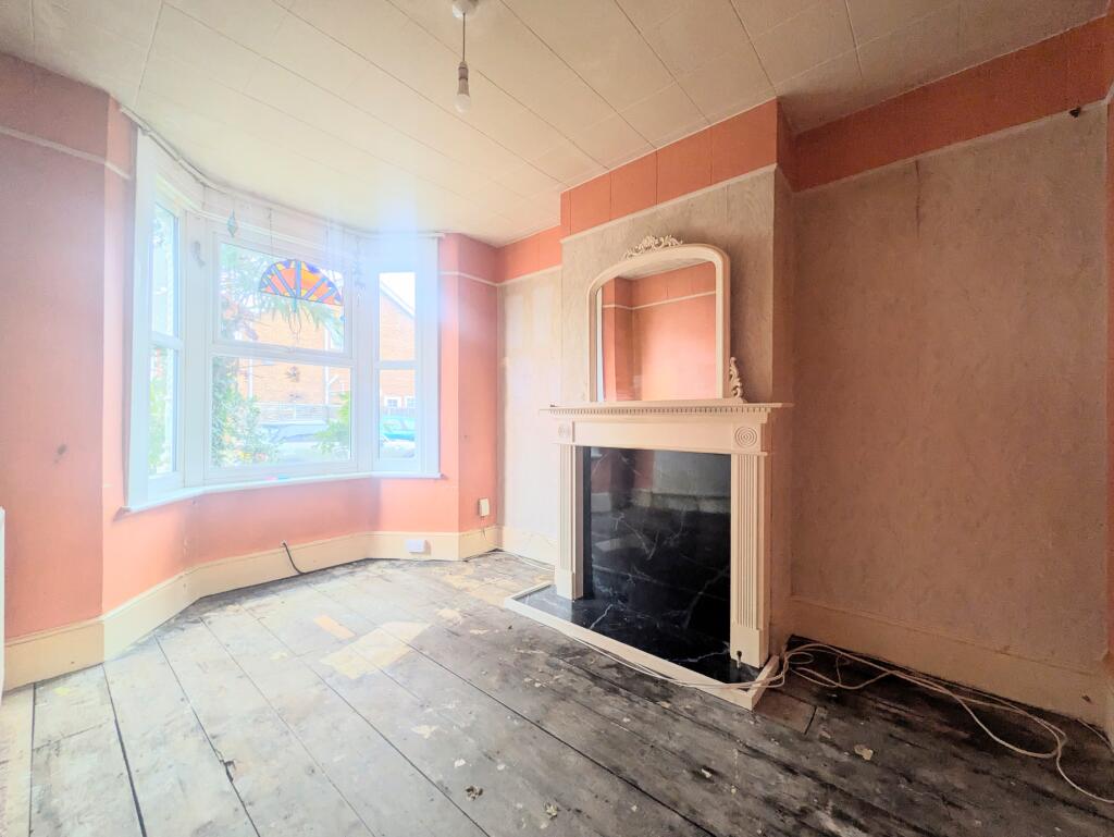 House in Romford - View 2