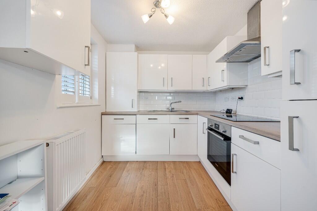 Holland House Road, PR5 photo 4