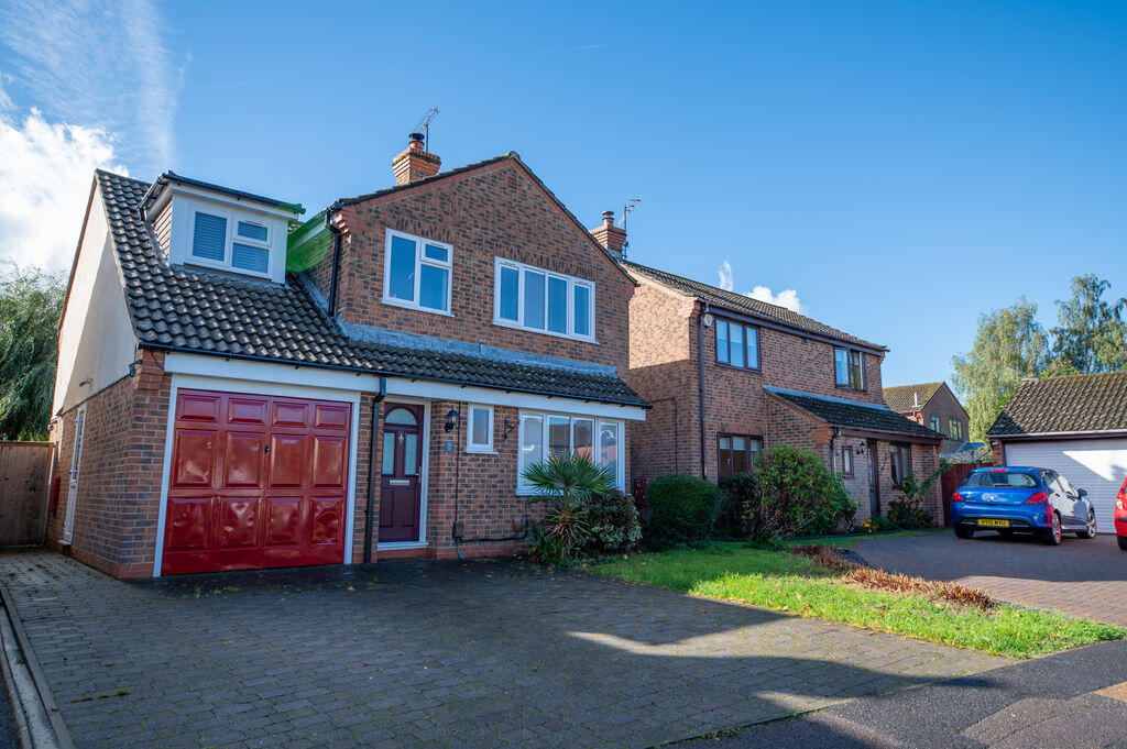 4-bed detached on Forest Mead, Waterlooville, £479,995