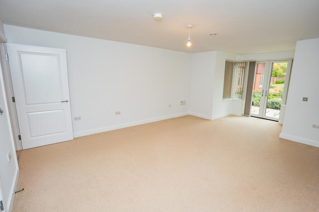 Burchmore House, Caddington - View 2