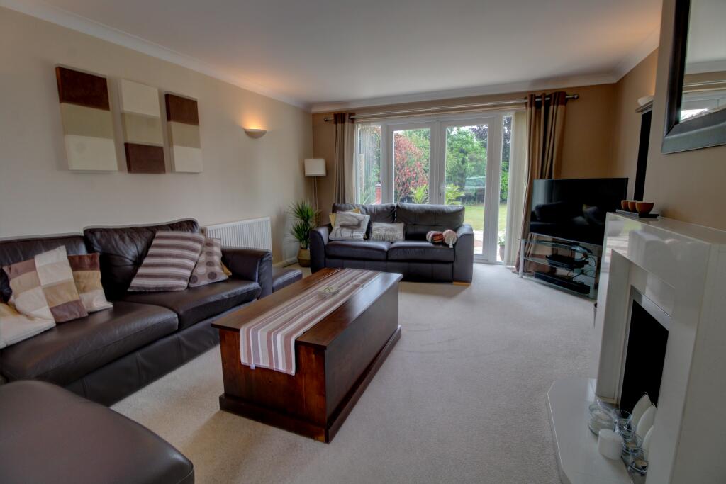 Lipscomb Close, Hermitage, RG18 photo 2