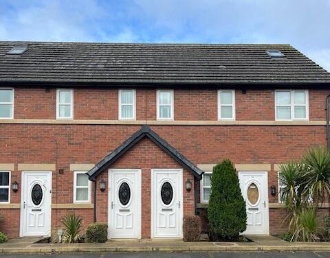 2-bed flat on Oulton Road, Stone, ST15, £169,950