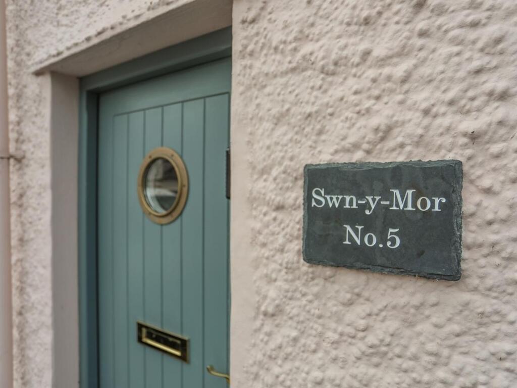 Wexham Street, Beaumaris photo 2