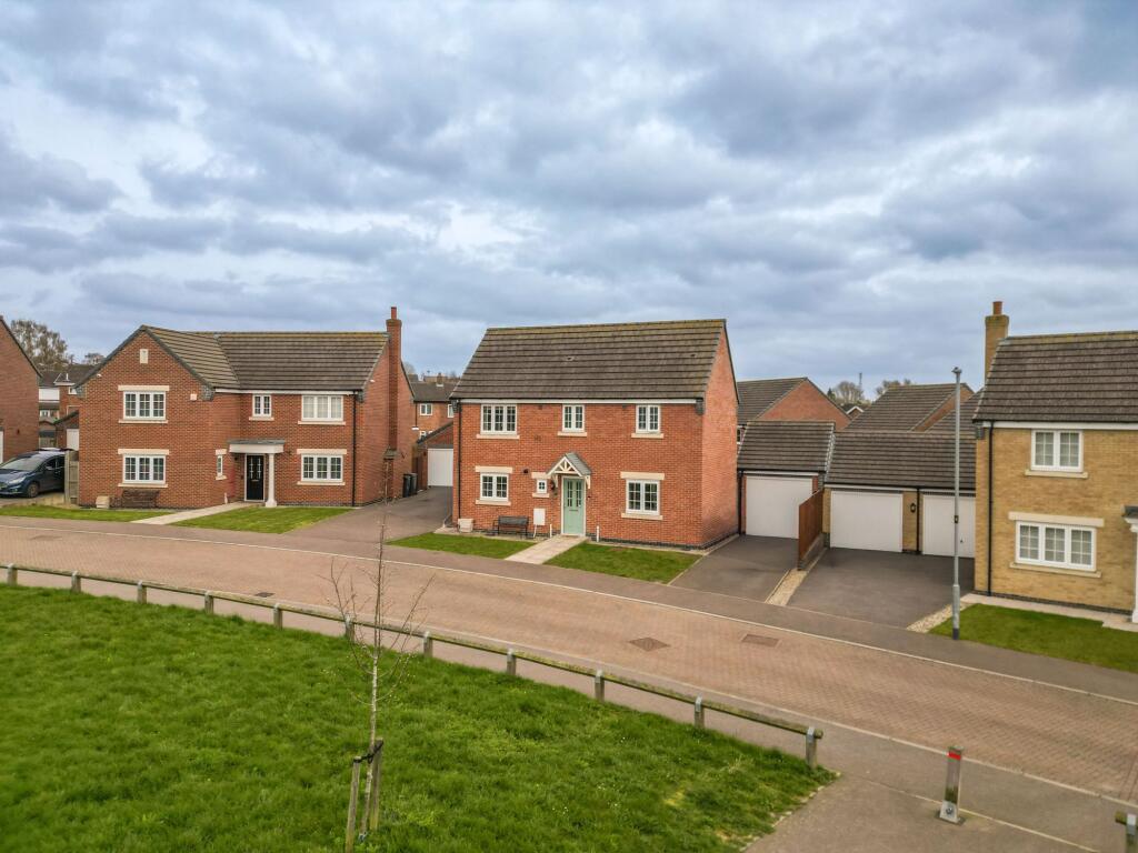 Main image of property: Samphrey Close, Hinckley, LE10