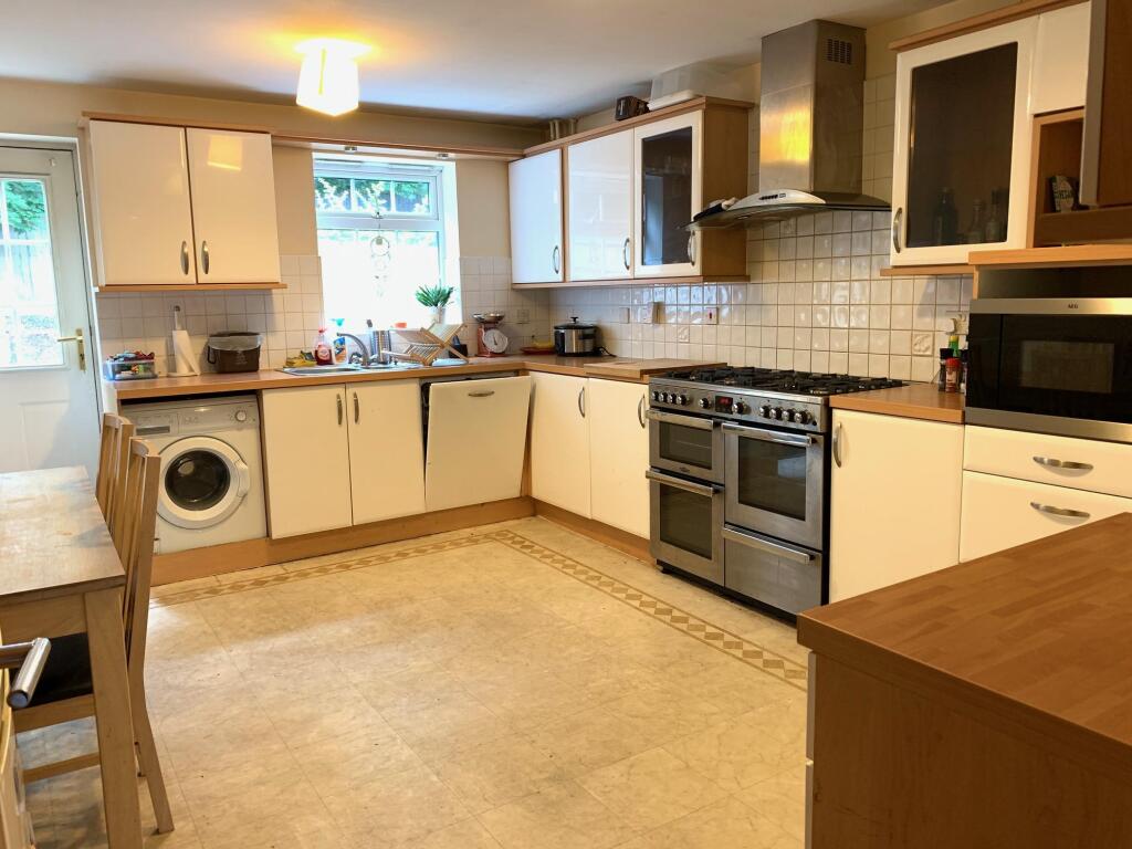 Main image of property: Doe Close