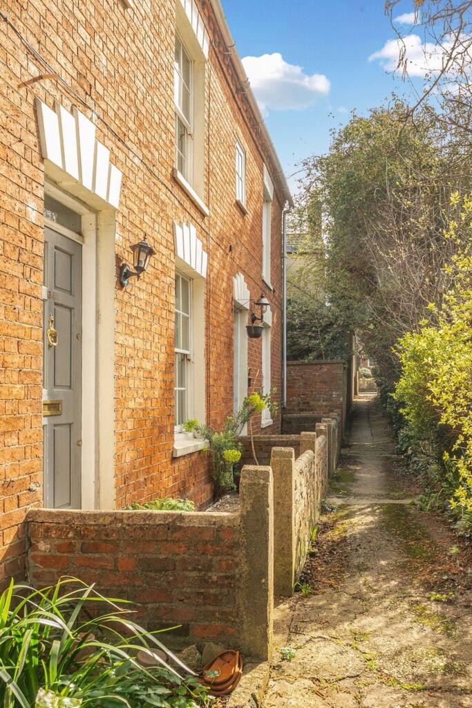West Bar Street, Banbury, OX16