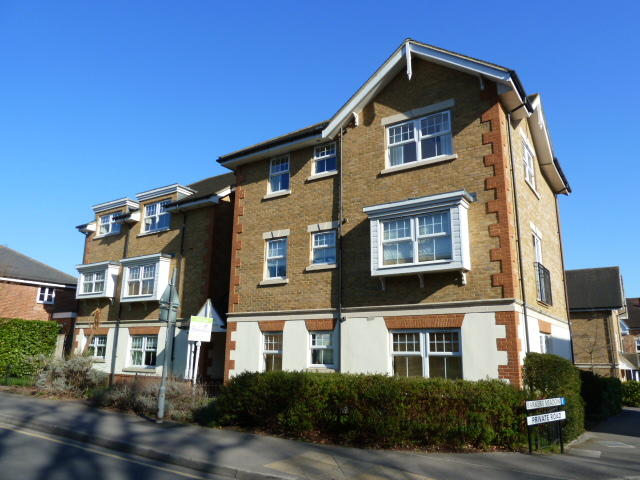 Main image of property: FERNBANK ROAD, ASCOT, BERKSHIRE, SL5 8JP