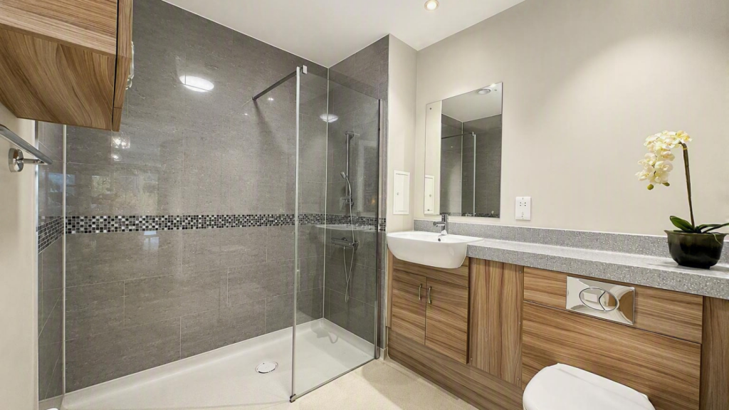 Apartment in Gloucester - More