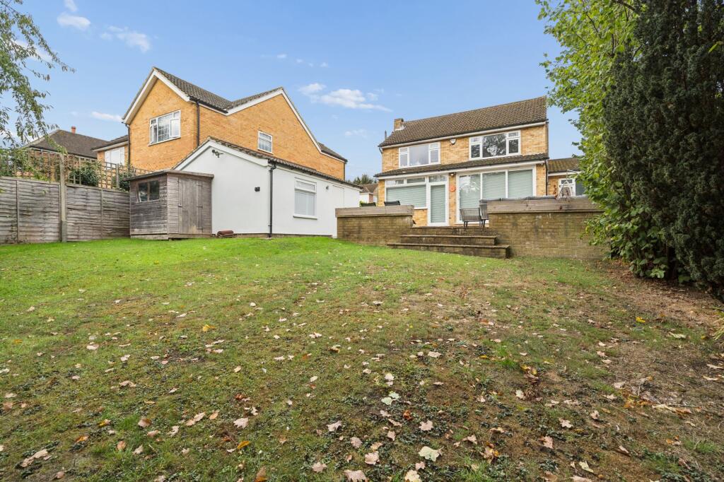 House in Hertsmere, Hertfordshire - View 4