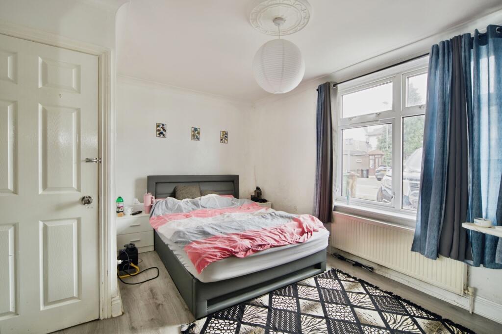 Harrold Road, Dagenham, Essex, RM8 - View 5