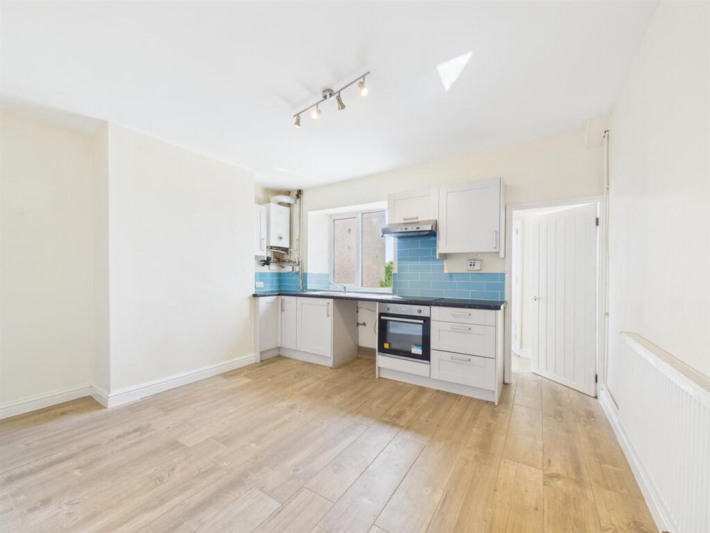 Hillside Road, St George, Bristol photo 3
