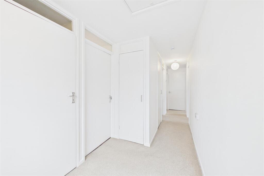 Apartment in Chichester - View 3