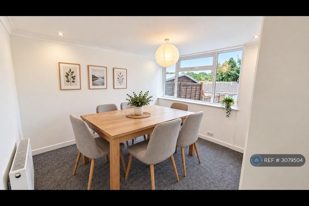 House in Leeds, West Yorkshire - View 4