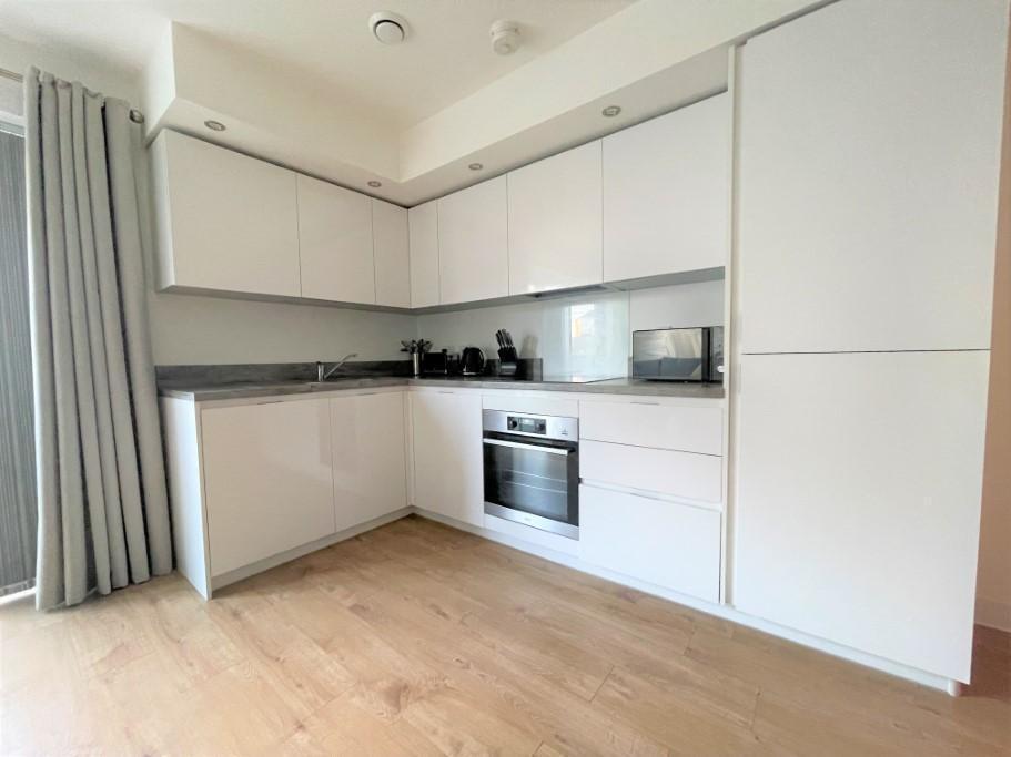 Stirling Drive, South Luton, Luton, Bedfordshire, LU2 0GF photo 3