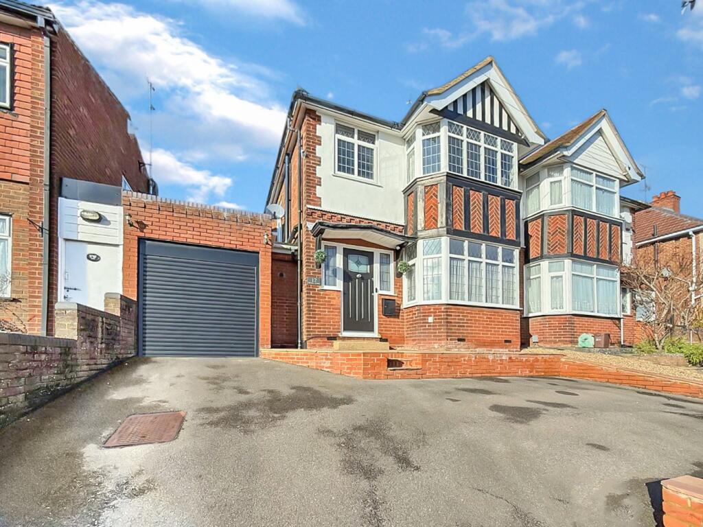 Main image of property: Frenchs Avenue, Dunstable