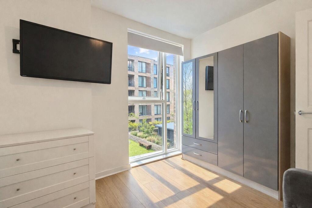 Apartment in London - View 5