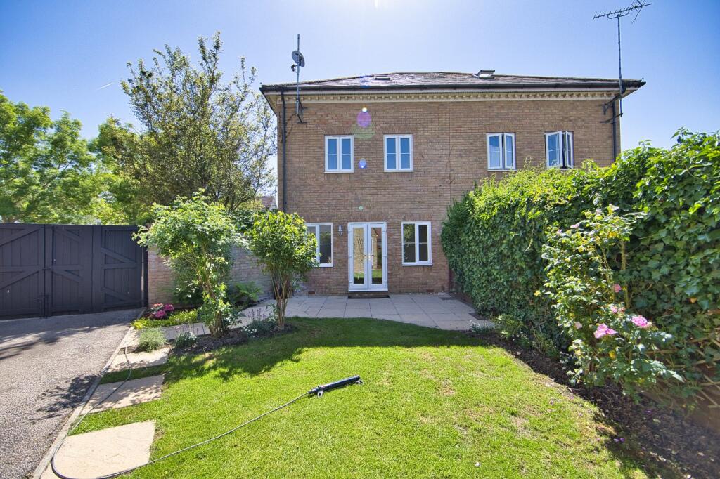 House in Canterbury, Stuppington, Martyrs Field - View 4