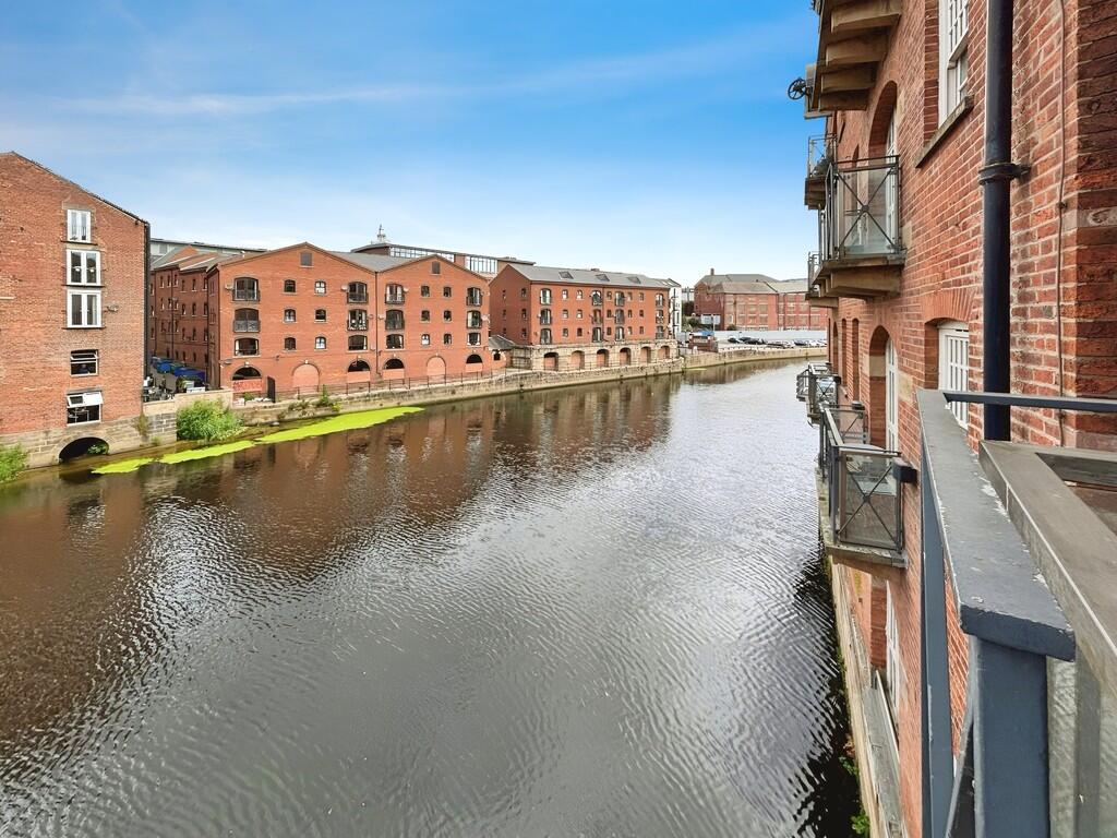 Apartment in Leeds, Warehouse Hill, Lovell Park - More