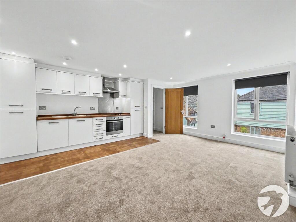 Apartment in London, Foots Cray Estate, North Cray - View 5