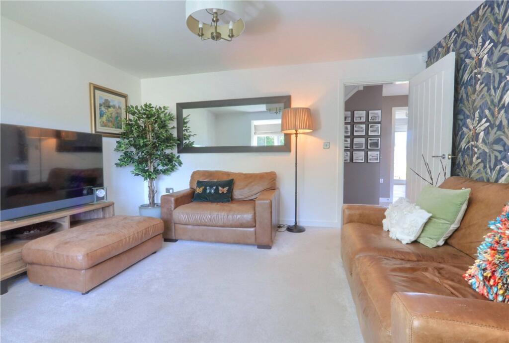 Whinfell Drive, Normanby, TS6 - View 5