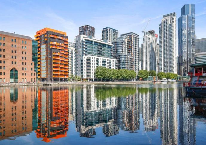 Main image of property: 220 41 Millharbour, South Quay, Cross Harbour, Canary Wharf, London, E14 9ND