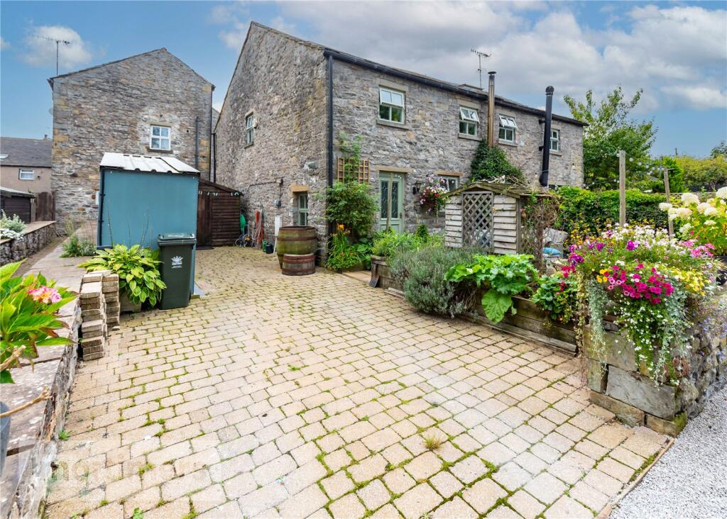 Ribblesdale Court, Gisburn, Clitheroe, Lancashire, BB7 - View 5