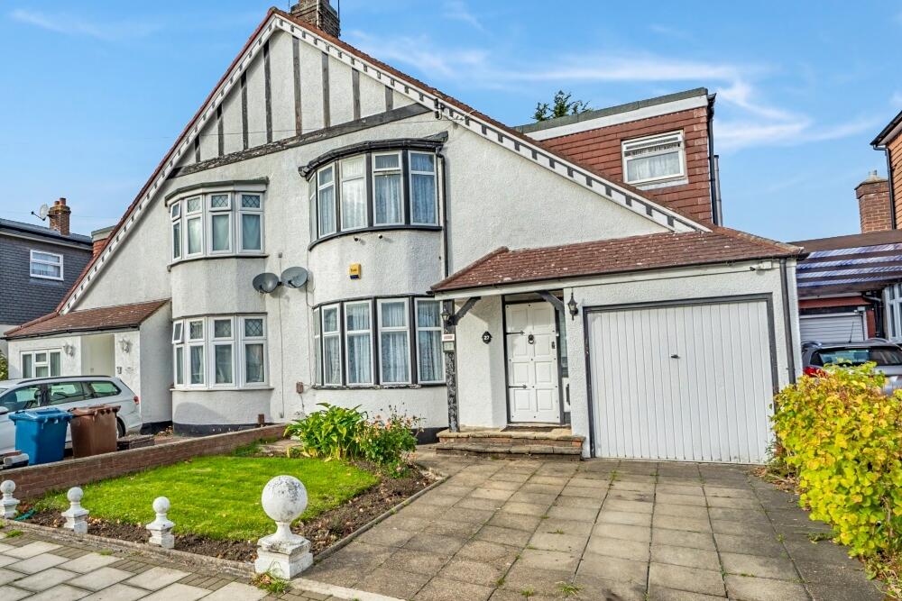 4-bed semi-detached on Queens Avenue, Stanmore, HA7, £750,000