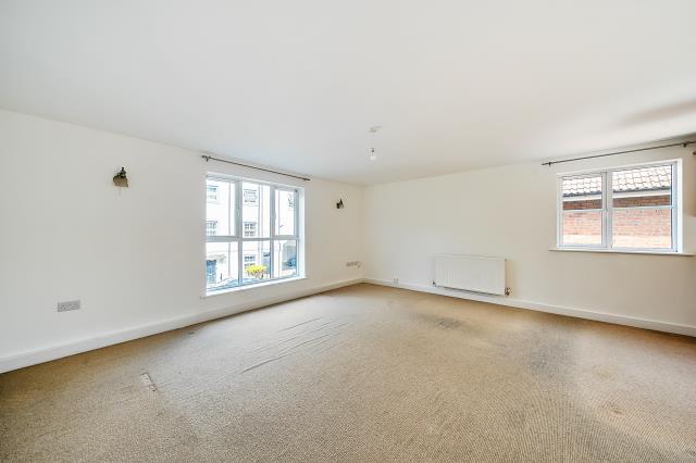 Apartment in Reading - View 3