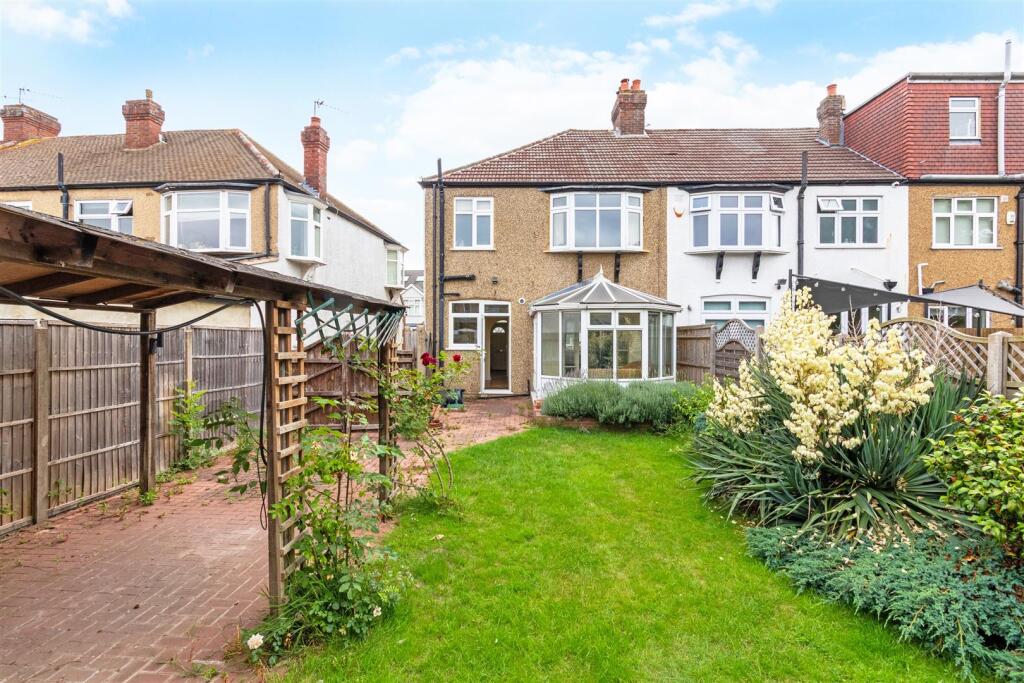 House in London, West Barnes - View 2