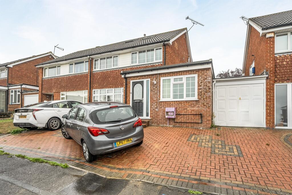 Main image of property: Lingholm Close, Maidenhead