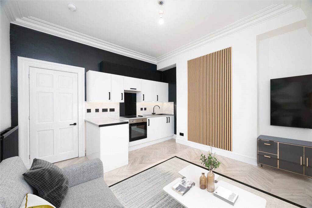 Main image of property: Top Floor Flat, 83 Fonthill Road, Ferryhill, Aberdeen, Aberdeenshire, AB11 6UP