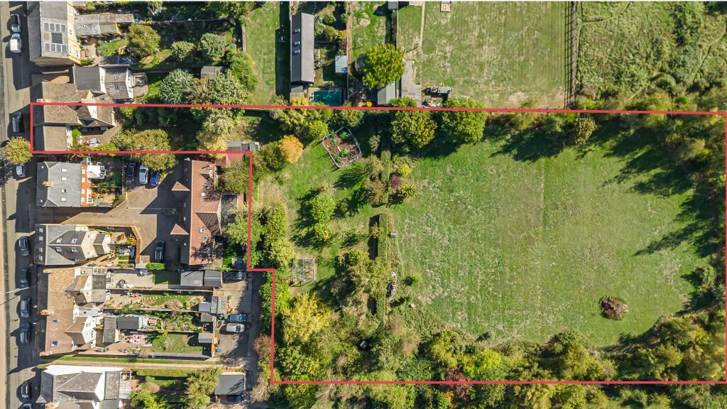 House in Henlow, Central Bedfordshire - View 2
