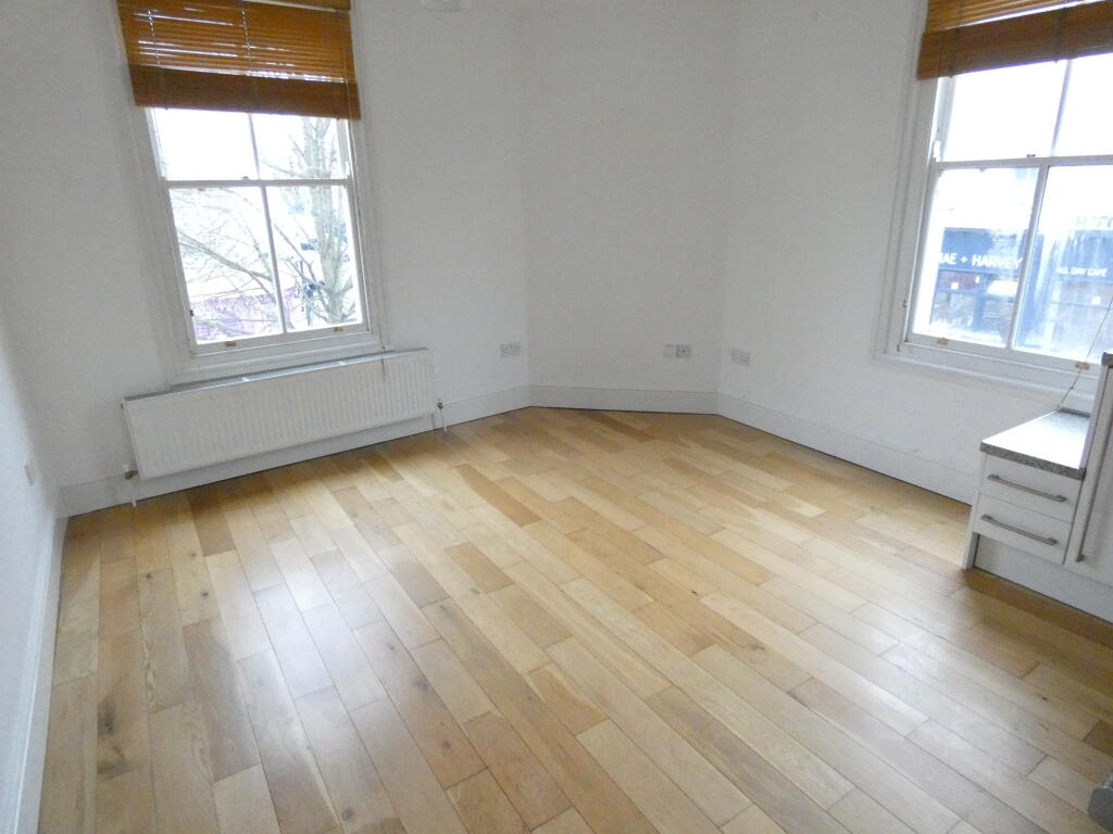 Apartment in London, Ranwell West, Bow - View 3
