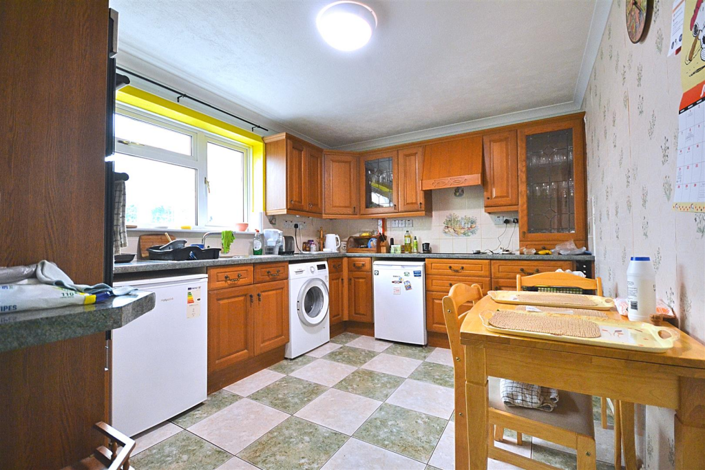 House in Bridport, North Allington - More