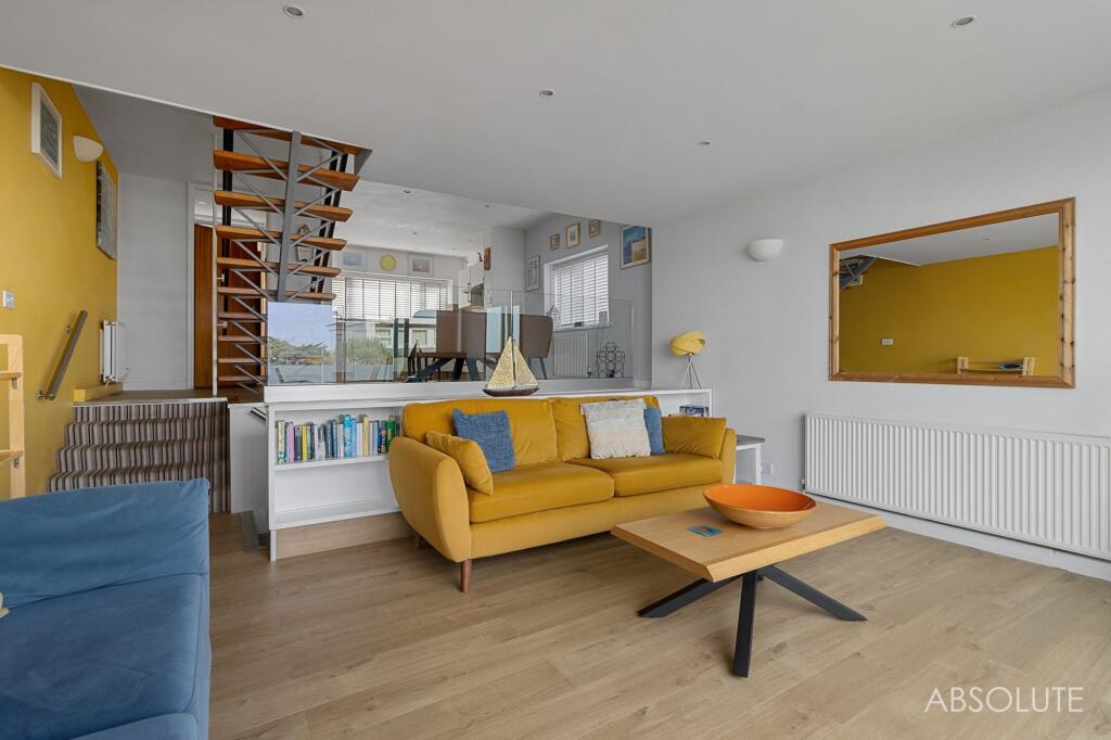 Heath Road, Brixham, TQ5 - More