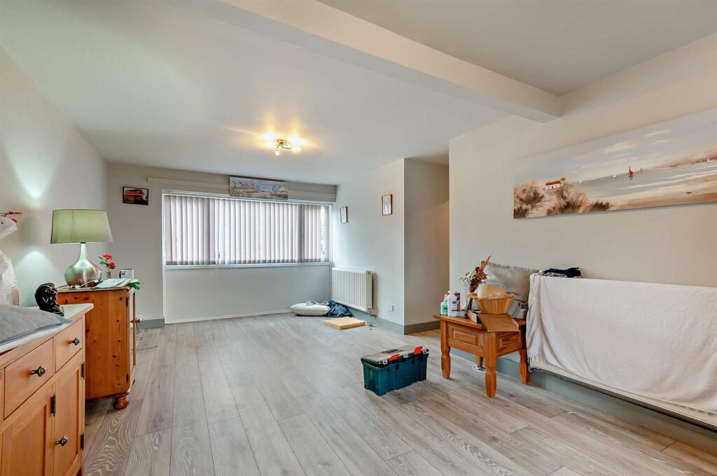 House in Canterbury - View 4