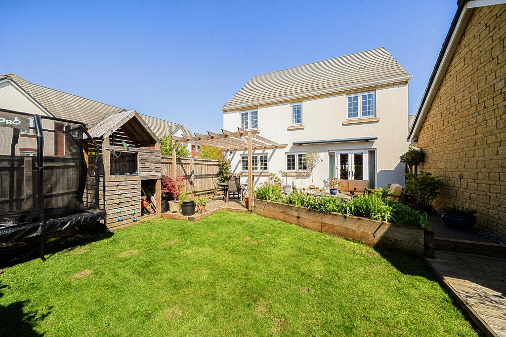 Cozens Grove, Shrivenham, Swindon, SN6 photo 4
