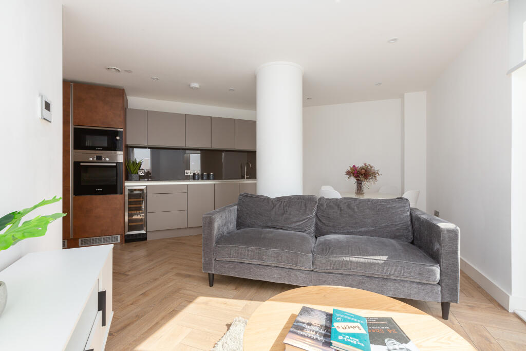 Main image of property: Anaconda cut, 100 Greengate, M3 7NG