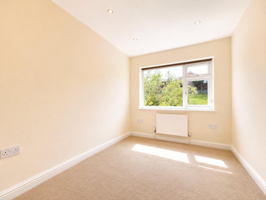 House in Wakefield, Crigglestone - View 5