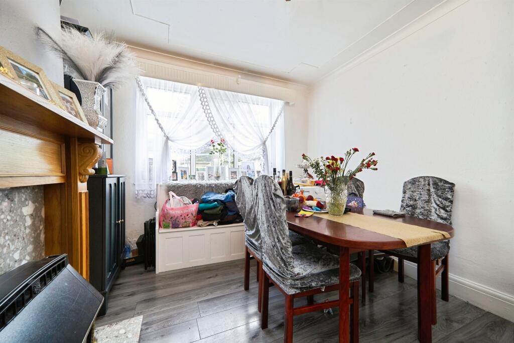 House in Bradford, West Yorkshire - View 4