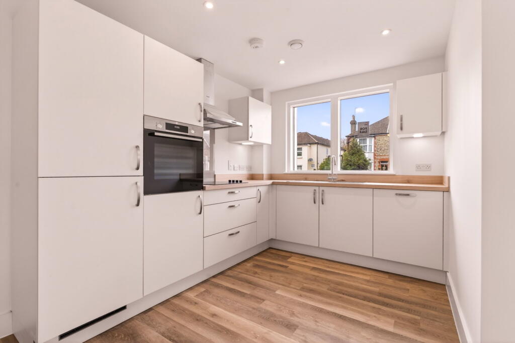 Apartment in Brighton - View 5