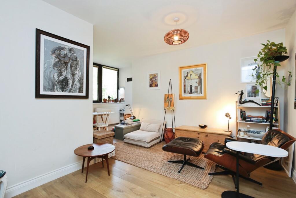 Apartment in Tonbridge - View 2