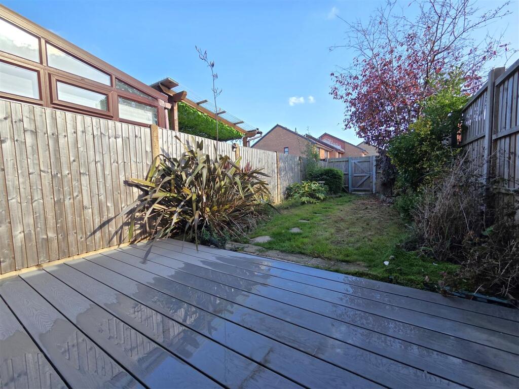 Pimpernel Close, Locks Heath photo 2