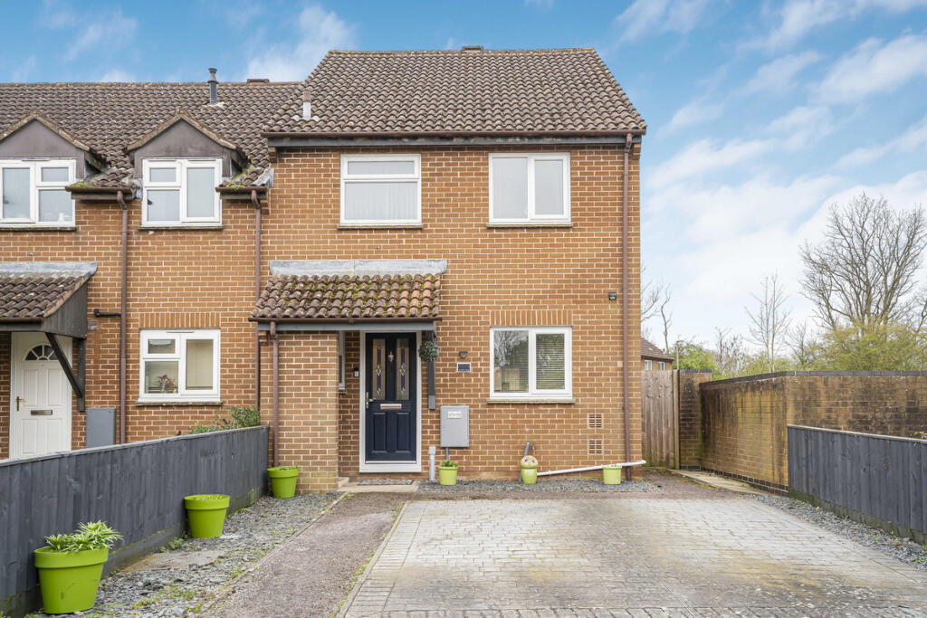 Main image of property: Osborne Close, Kidlington, OX5