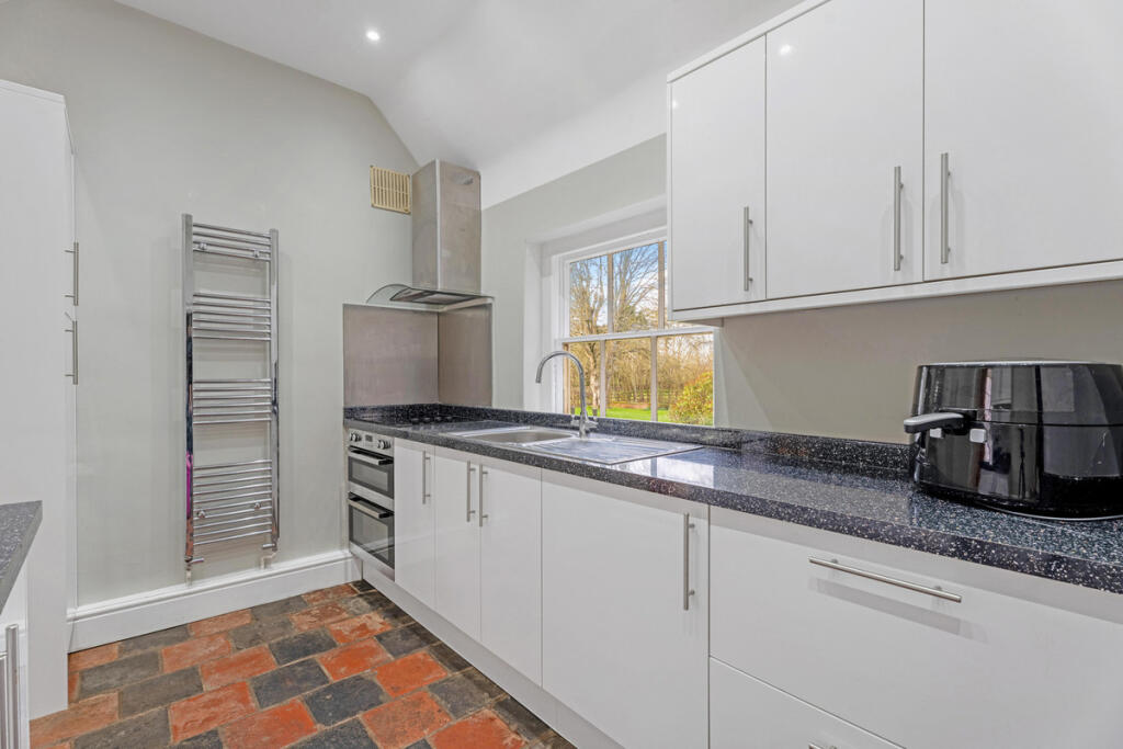 Grafton Lane, Upton Warren, Bromsgrove Worcestershire B61 7HA - More